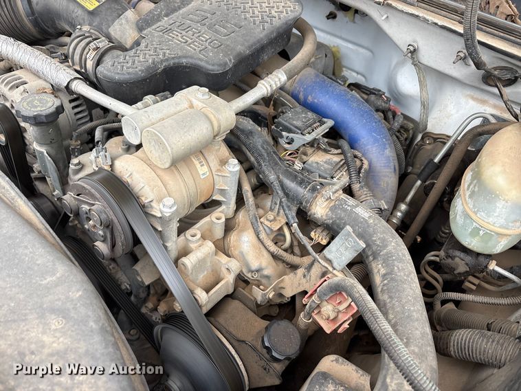 image for item EA7813 2002 Chevrolet Silverado 2500HD Crew Cab utility bed pickup truck