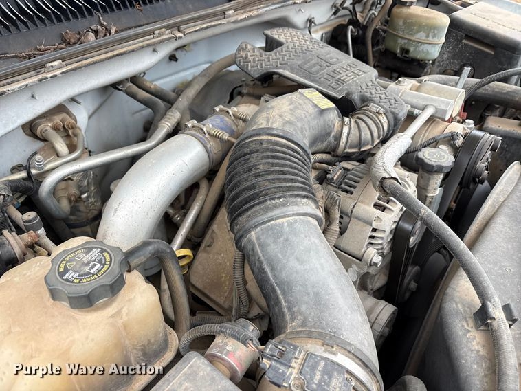 image for item EA7813 2002 Chevrolet Silverado 2500HD Crew Cab utility bed pickup truck