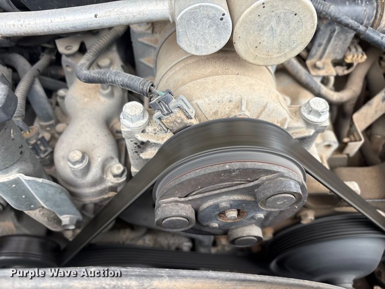 image for item EA7813 2002 Chevrolet Silverado 2500HD Crew Cab utility bed pickup truck