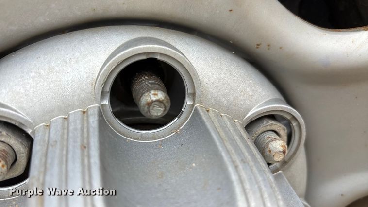 image for item EA7813 2002 Chevrolet Silverado 2500HD Crew Cab utility bed pickup truck