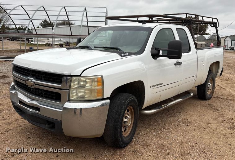 image for item EA7814 2008 Chevrolet Silverado 2500HD Ext. Cab pickup truck