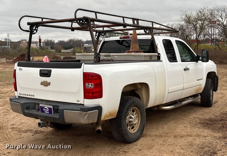 image for item EA7814 2008 Chevrolet Silverado 2500HD Ext. Cab pickup truck
