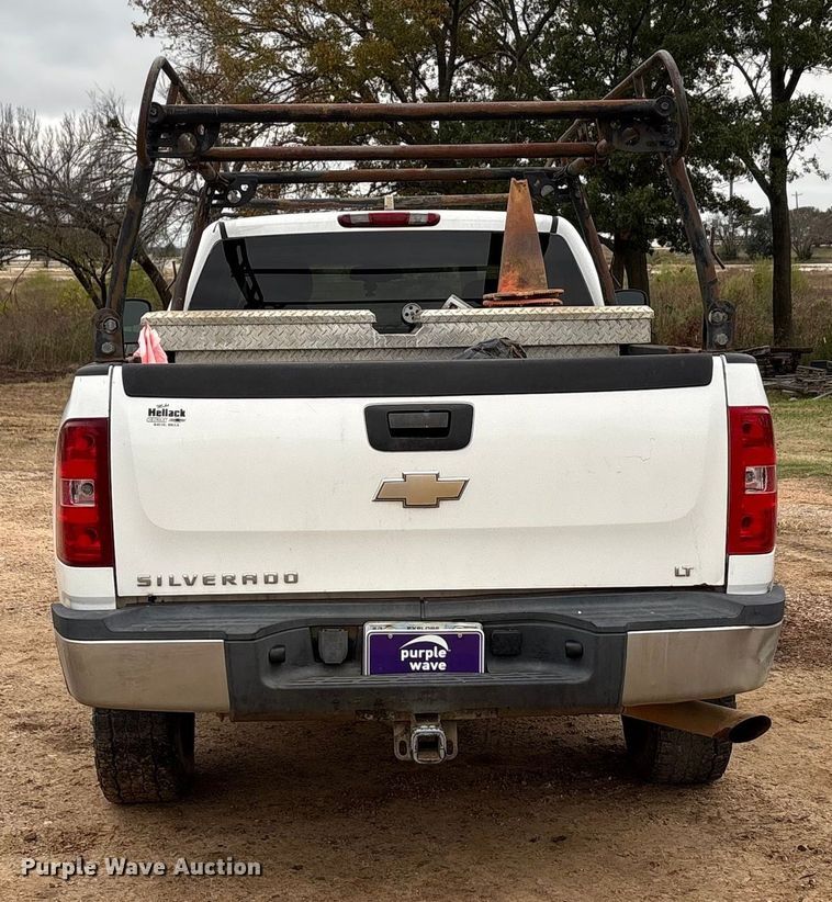 image for item EA7814 2008 Chevrolet Silverado 2500HD Ext. Cab pickup truck