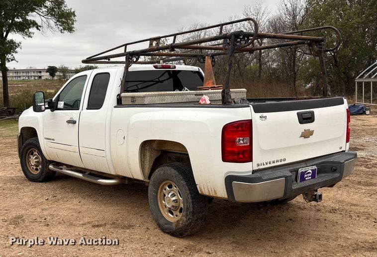 image for item EA7814 2008 Chevrolet Silverado 2500HD Ext. Cab pickup truck