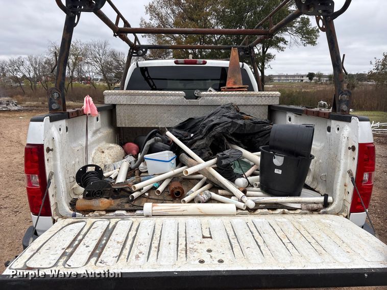 image for item EA7814 2008 Chevrolet Silverado 2500HD Ext. Cab pickup truck