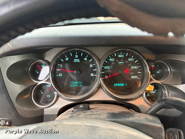 image for item EA7814 2008 Chevrolet Silverado 2500HD Ext. Cab pickup truck