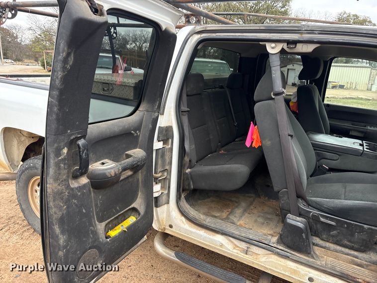 image for item EA7814 2008 Chevrolet Silverado 2500HD Ext. Cab pickup truck