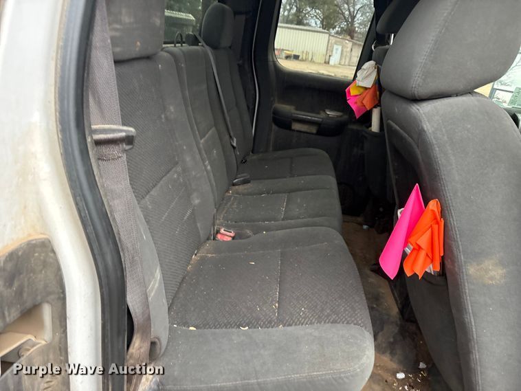 image for item EA7814 2008 Chevrolet Silverado 2500HD Ext. Cab pickup truck