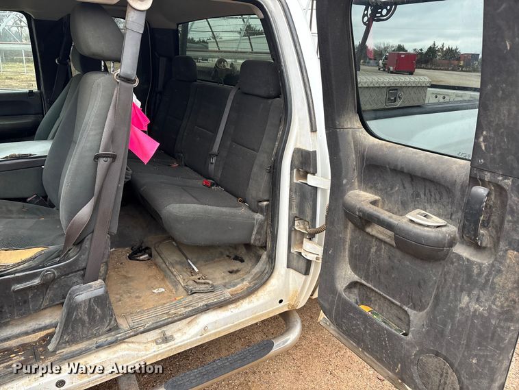 image for item EA7814 2008 Chevrolet Silverado 2500HD Ext. Cab pickup truck