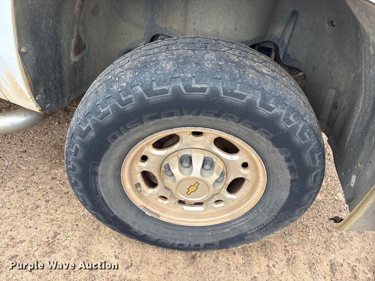 image for item EA7814 2008 Chevrolet Silverado 2500HD Ext. Cab pickup truck