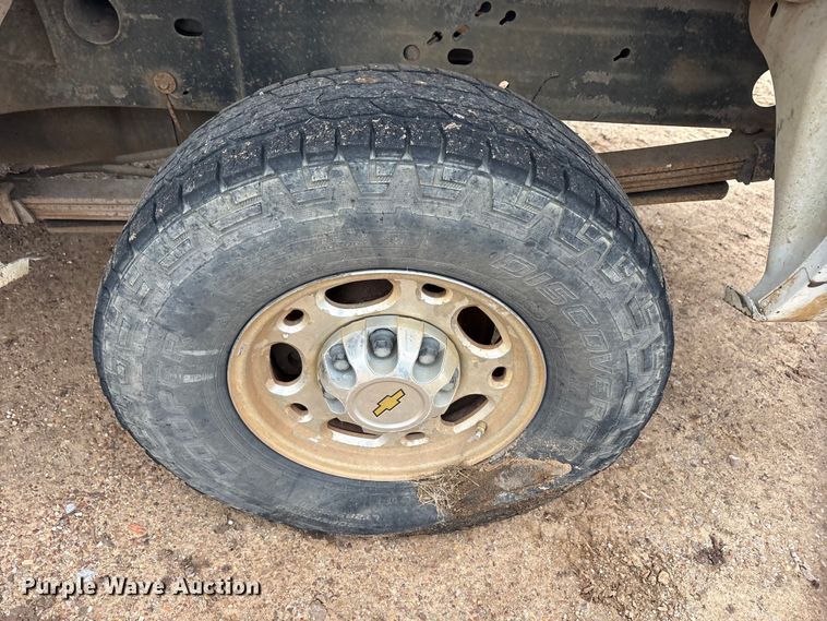 image for item EA7814 2008 Chevrolet Silverado 2500HD Ext. Cab pickup truck