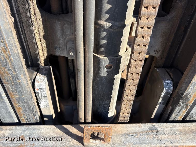 image for item EA7815 Yale GTP050TGNUAE084 forklift