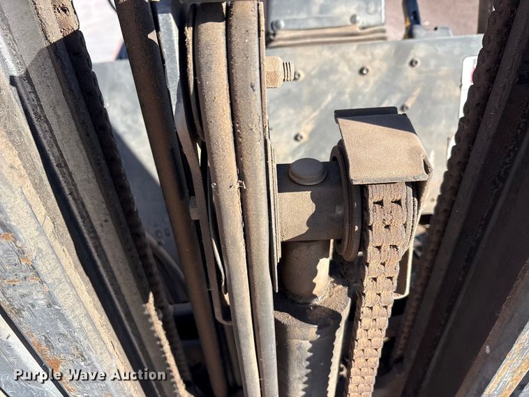 image for item EA7815 Yale GTP050TGNUAE084 forklift