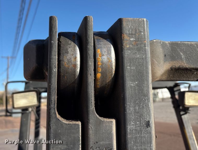 image for item EA7815 Yale GTP050TGNUAE084 forklift