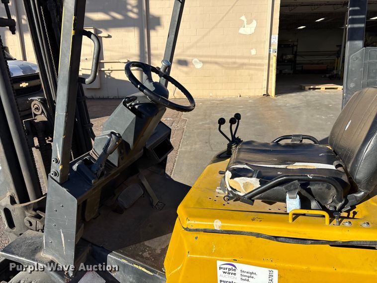 image for item EA7815 Yale GTP050TGNUAE084 forklift