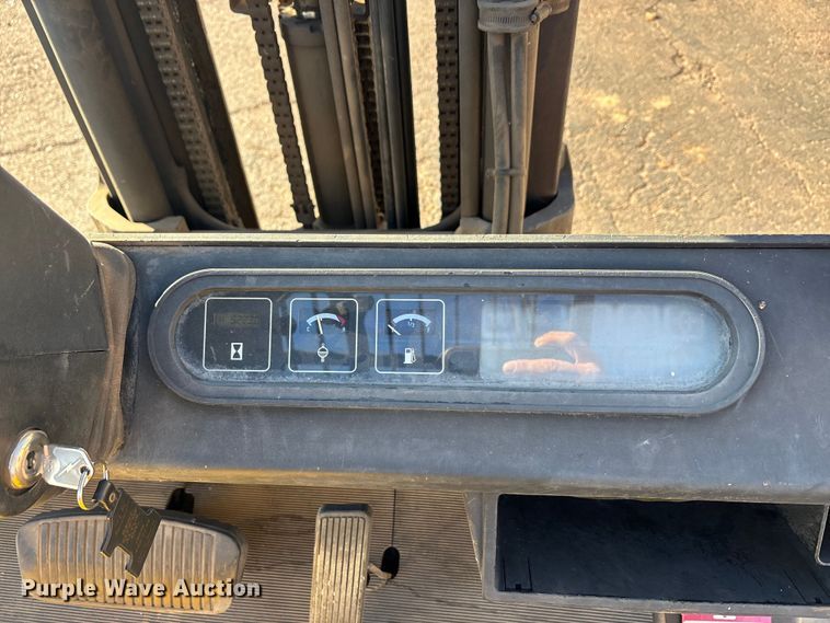 image for item EA7815 Yale GTP050TGNUAE084 forklift