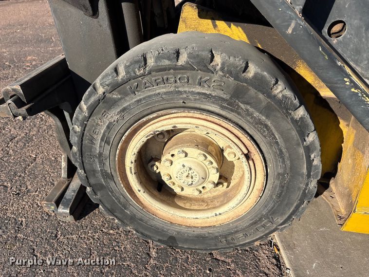 image for item EA7815 Yale GTP050TGNUAE084 forklift