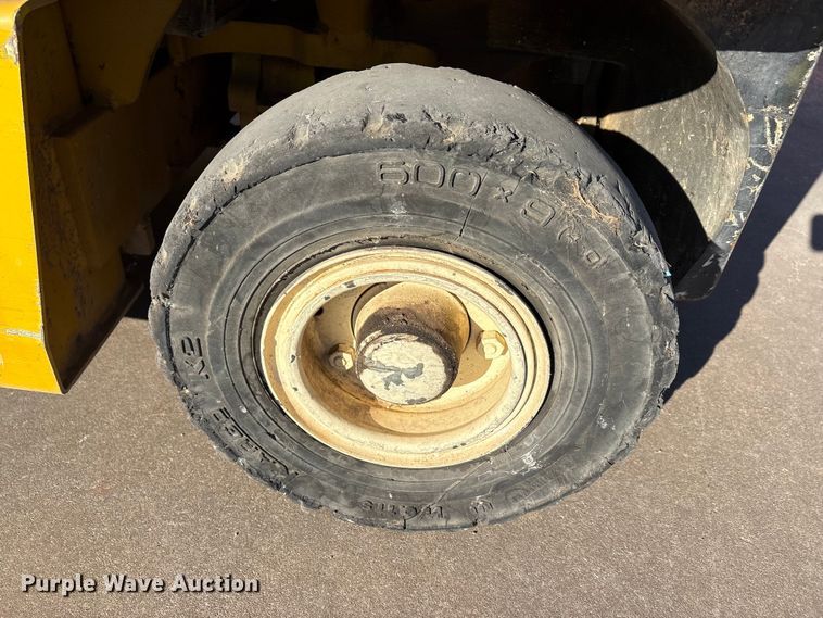 image for item EA7815 Yale GTP050TGNUAE084 forklift