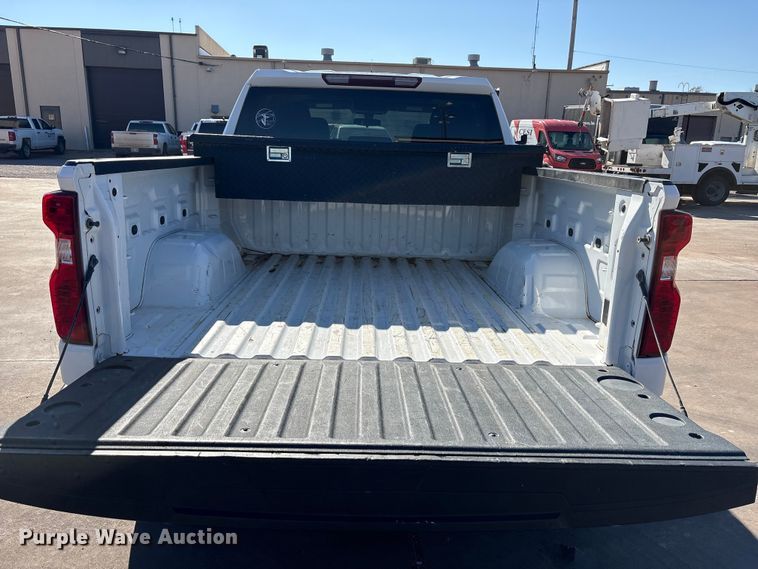 image for item EA7816 2019 Chevrolet Silverado 1500 Crew Cab pickup truck