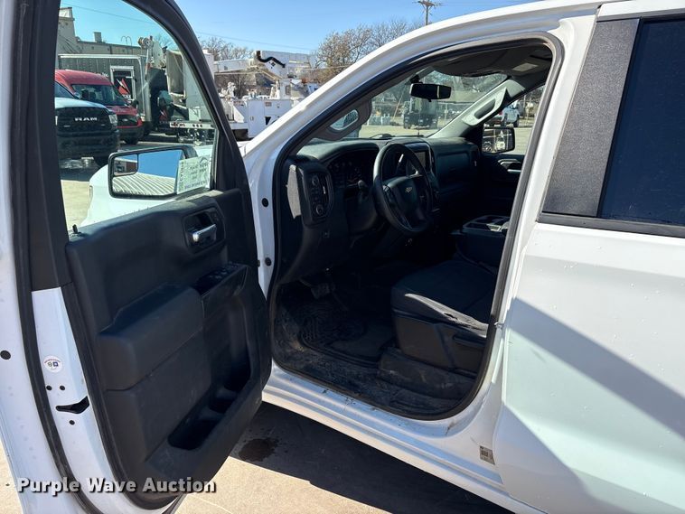 image for item EA7816 2019 Chevrolet Silverado 1500 Crew Cab pickup truck