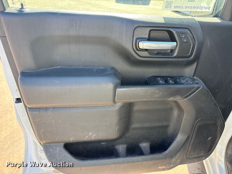 image for item EA7816 2019 Chevrolet Silverado 1500 Crew Cab pickup truck