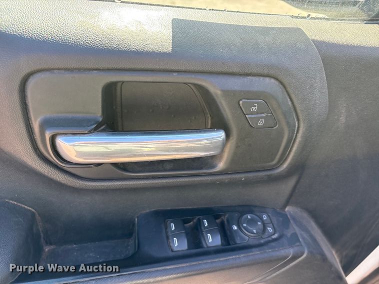 image for item EA7816 2019 Chevrolet Silverado 1500 Crew Cab pickup truck