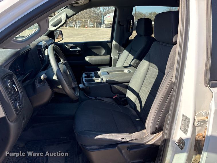 image for item EA7816 2019 Chevrolet Silverado 1500 Crew Cab pickup truck