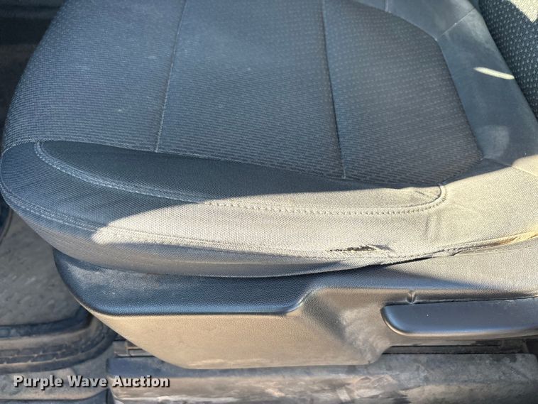 image for item EA7816 2019 Chevrolet Silverado 1500 Crew Cab pickup truck