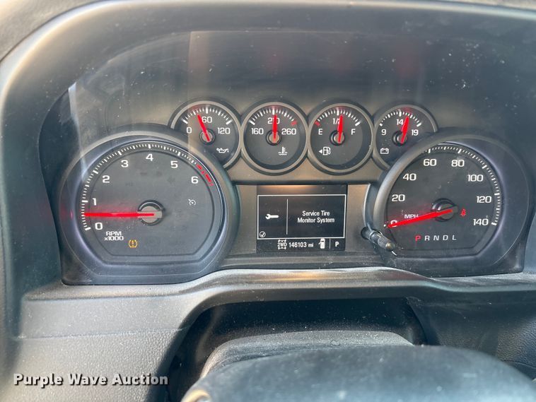 image for item EA7816 2019 Chevrolet Silverado 1500 Crew Cab pickup truck