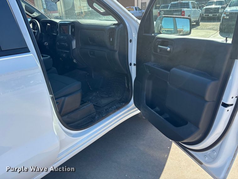 image for item EA7816 2019 Chevrolet Silverado 1500 Crew Cab pickup truck