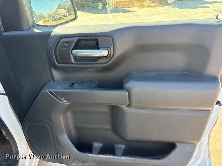 image for item EA7816 2019 Chevrolet Silverado 1500 Crew Cab pickup truck