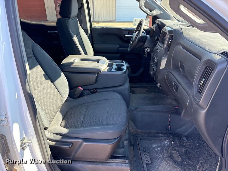 image for item EA7816 2019 Chevrolet Silverado 1500 Crew Cab pickup truck