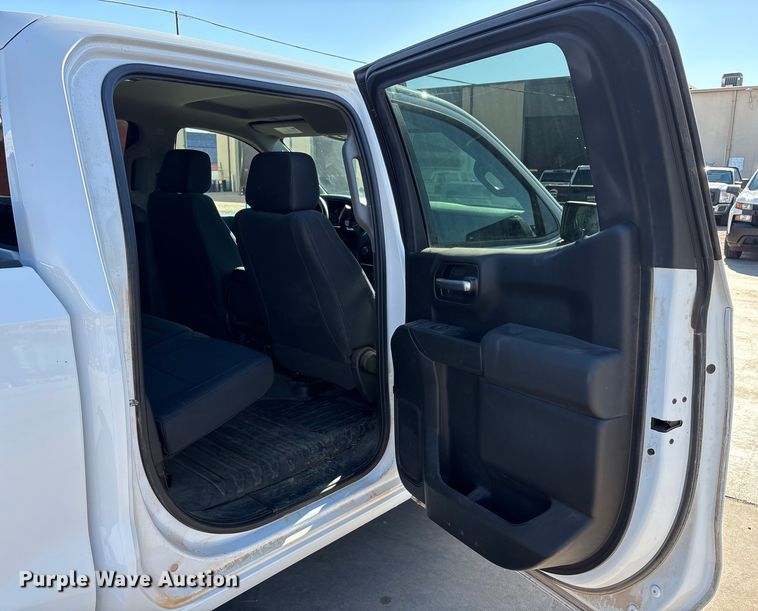 image for item EA7816 2019 Chevrolet Silverado 1500 Crew Cab pickup truck