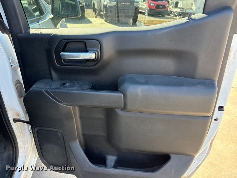 image for item EA7816 2019 Chevrolet Silverado 1500 Crew Cab pickup truck