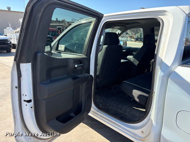 image for item EA7816 2019 Chevrolet Silverado 1500 Crew Cab pickup truck