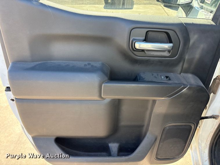 image for item EA7816 2019 Chevrolet Silverado 1500 Crew Cab pickup truck