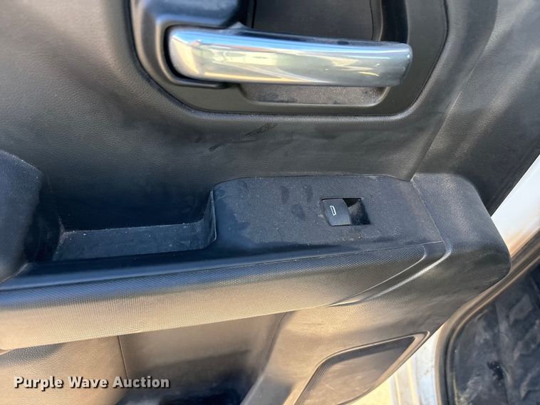 image for item EA7816 2019 Chevrolet Silverado 1500 Crew Cab pickup truck