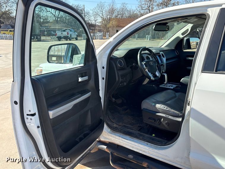 image for item EA7817 2020 Toyota Tundra CrewMax pickup truck