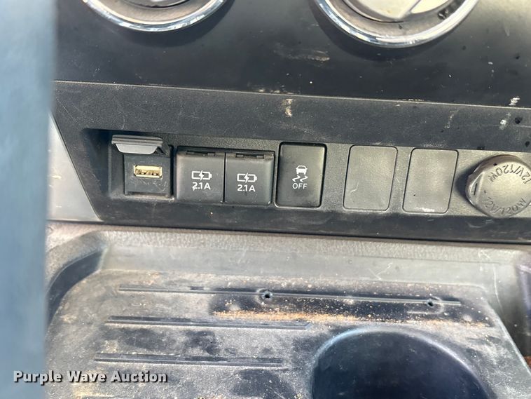 image for item EA7817 2020 Toyota Tundra CrewMax pickup truck