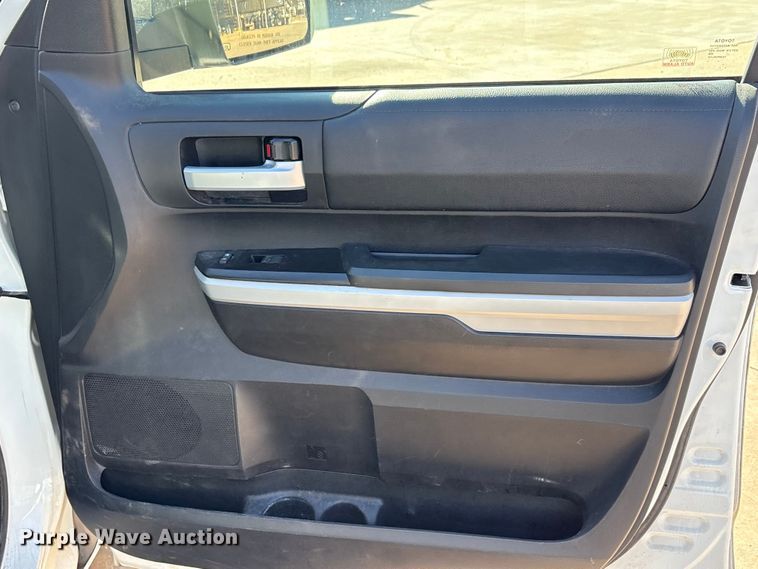 image for item EA7817 2020 Toyota Tundra CrewMax pickup truck