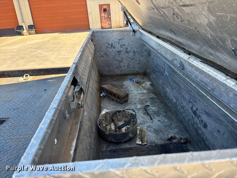 image for item EA7818 2014 Ford F250 Super Duty SuperCab flatbed pickup truck