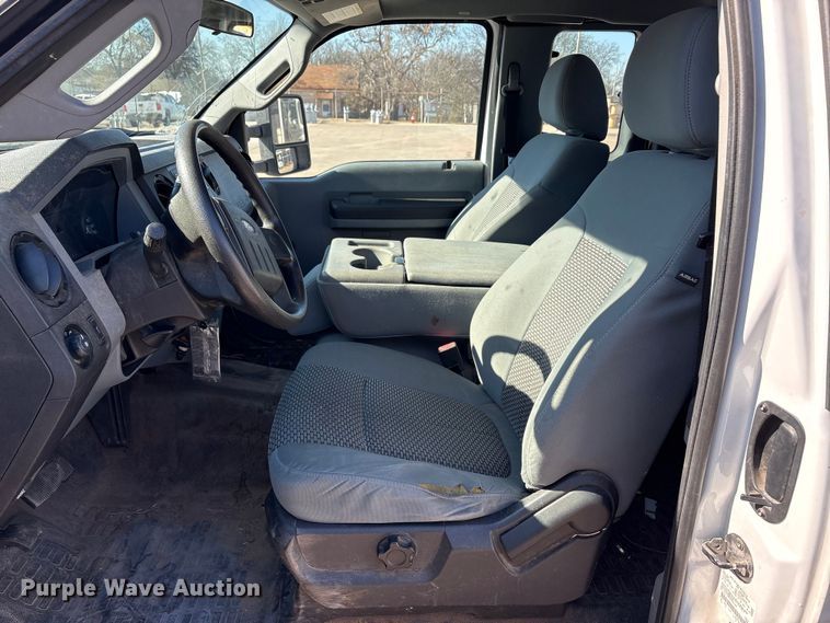 image for item EA7818 2014 Ford F250 Super Duty SuperCab flatbed pickup truck