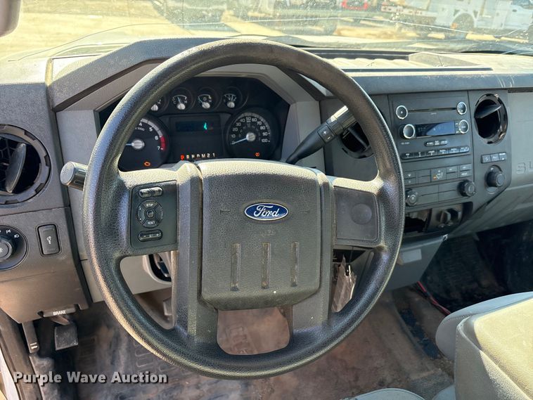 image for item EA7818 2014 Ford F250 Super Duty SuperCab flatbed pickup truck