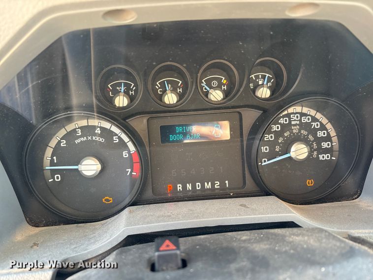 image for item EA7818 2014 Ford F250 Super Duty SuperCab flatbed pickup truck