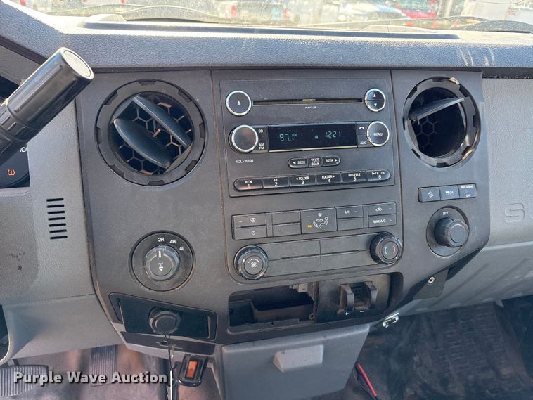 image for item EA7818 2014 Ford F250 Super Duty SuperCab flatbed pickup truck