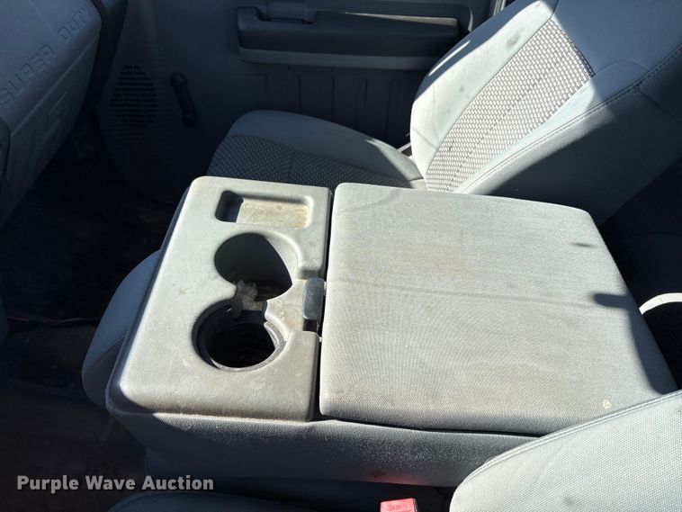 image for item EA7818 2014 Ford F250 Super Duty SuperCab flatbed pickup truck