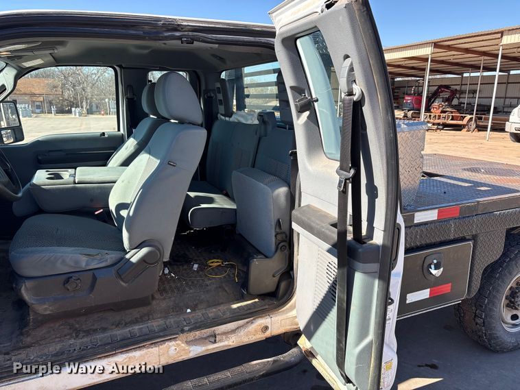 image for item EA7818 2014 Ford F250 Super Duty SuperCab flatbed pickup truck