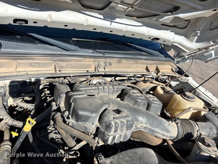 image for item EA7818 2014 Ford F250 Super Duty SuperCab flatbed pickup truck