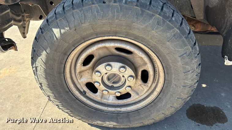 image for item EA7818 2014 Ford F250 Super Duty SuperCab flatbed pickup truck