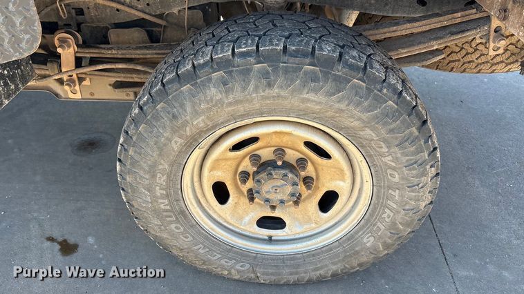 image for item EA7818 2014 Ford F250 Super Duty SuperCab flatbed pickup truck